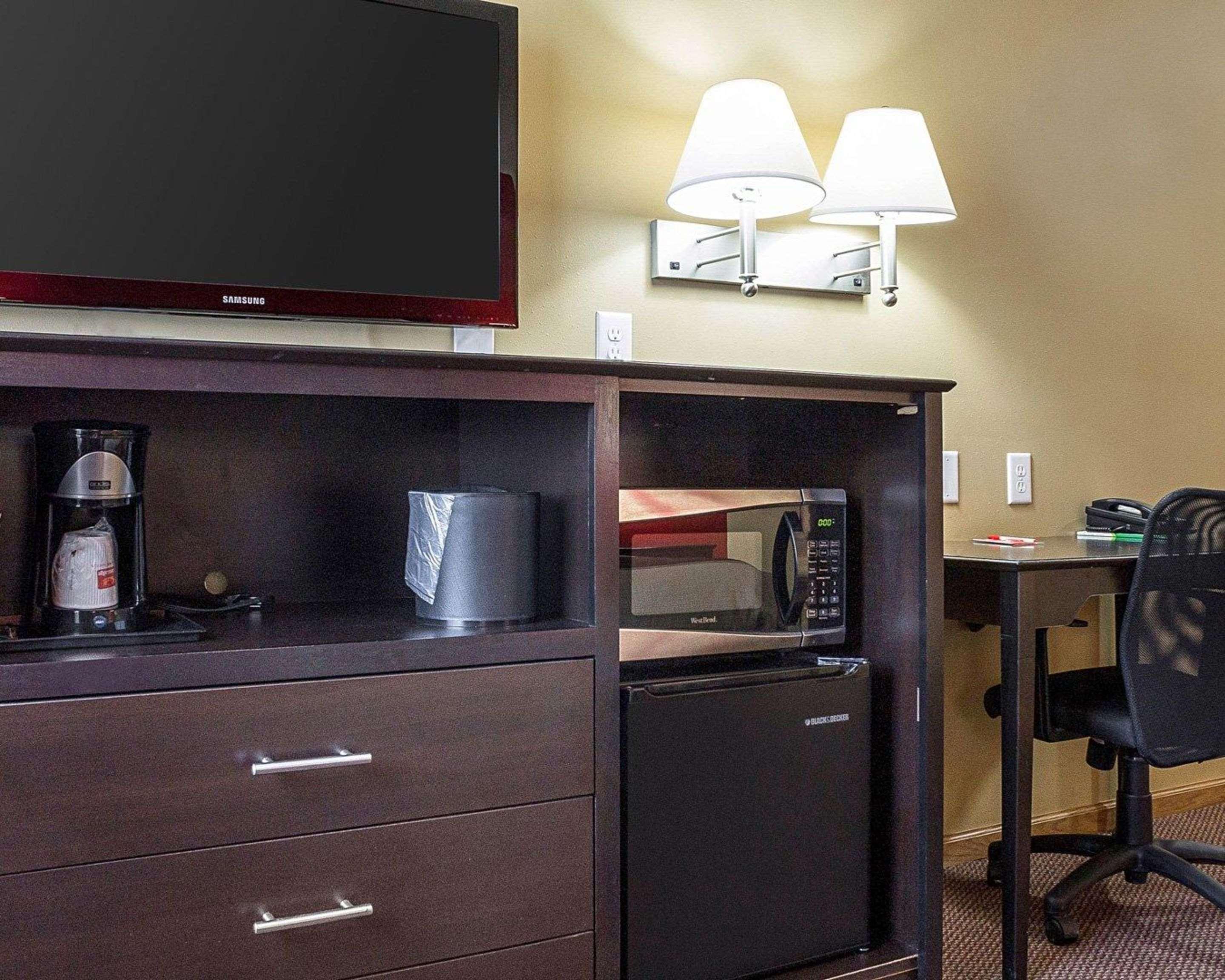 Econo Lodge Джеймстаун Екстер'єр фото