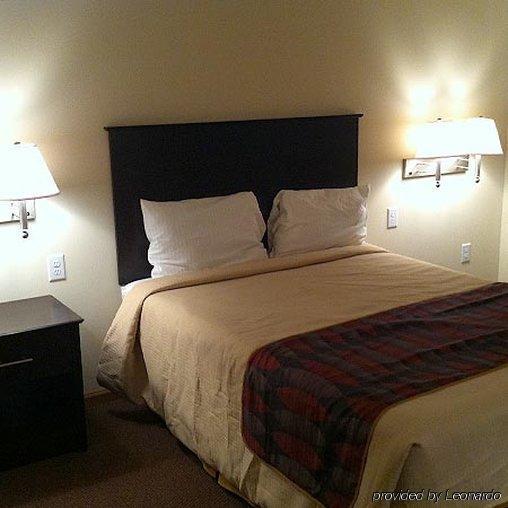 Econo Lodge Джеймстаун Номер фото